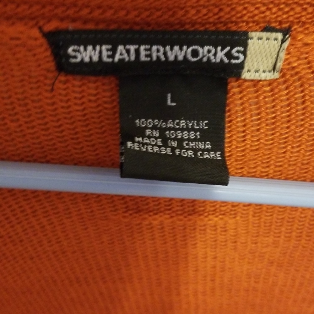 sweater - Picture 2 of 2